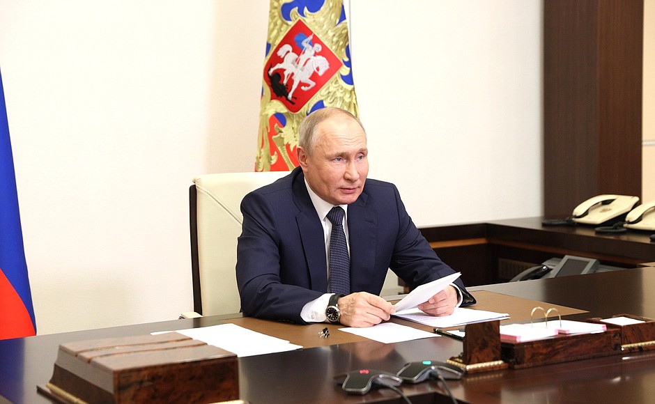 Президент Владимир Путин призвал компании синхронизировать инвестпрограммы с развитием инфраструктуры в регионах